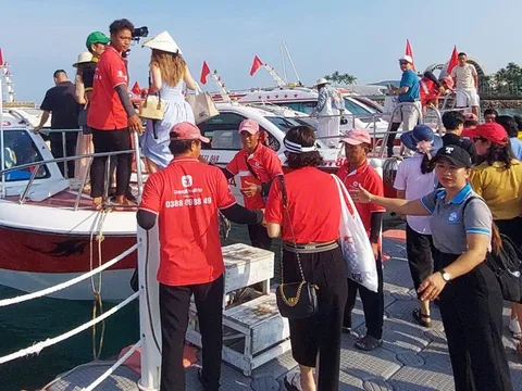 Làm mới du lịch miền Tây