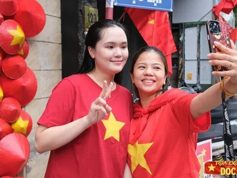 Bà xã của tuyển thủ Duy Mạnh ghi điểm trong mắt cộng đồng mạng