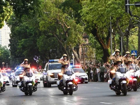 Công an Hà Nội thông báo: Từ 17h ngày 21/8 toàn bộ các phương tiện chú ý