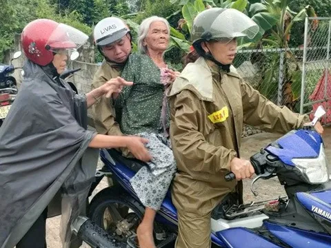 Hà Tĩnh: Sơ tán hàng nghìn người dân bị ảnh hưởng bão số 5 đến nơi an toàn