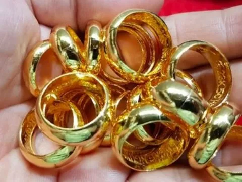 Rút sổ tiết kiệm 500 triệu đồng để mua vàng khi giá 85 triệu/lượng, người đàn ông thừa nhận: "Tôi đu đỉnh thành công nhưng luôn sống trong bất an"