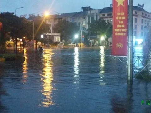 "Làng" biệt thự triệu đô Hà Nội ngập trong "biển nước"