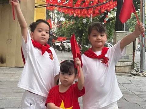Đỗ Mỹ Linh khoe "đội hình yêu nước" nhà bầu Hiển, ái nữ chủ tịch CLB Hà Nội mặc áo cờ đỏ yêu hết cỡ