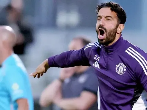 Amorim chỉ trích cầu thủ Man.United sau thất bại ở Cúp Liên đoàn