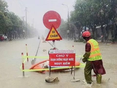 Gần 1,5 tỉ đồng cứu trợ người dân miền Trung sau bão số 5
