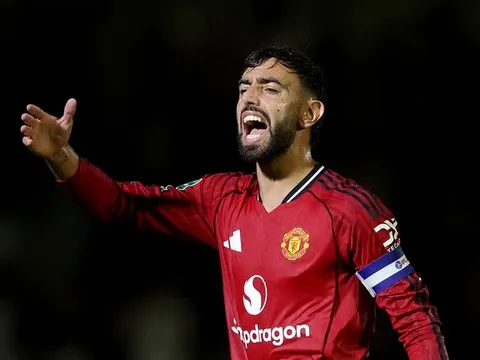 Man Utd lại thua trên thế thắng, bị đội vô danh loại khỏi Cúp Liên đoàn Anh