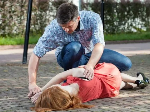 Những sai lầm 'rút ngắn sự sống' khi cứu người bị đột quỵ não