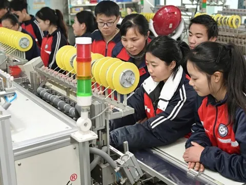 Học nghề, đi làm, sống tự do: Lối rẽ mới của giới trẻ Trung Quốc
