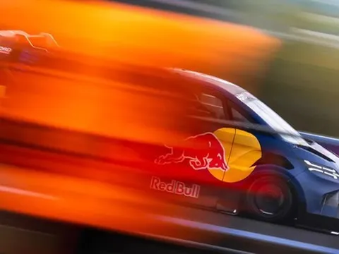 Ford phá kỷ lục Nürburgring bằng... xe tải giao hàng
