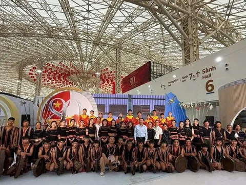 Triển lãm "Gia Lai 80 năm đồng hành cùng đất nước - vững bước vươn xa"