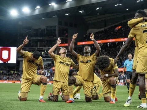 Crystal Palace thăng hoa, hạ gục Aston Villa 3-0 tại Villa Park