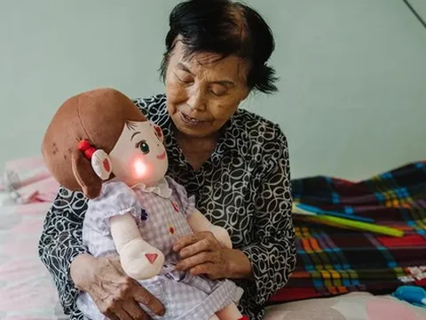 Đây mới là tác dụng kinh ngạc nhất của ChatGPT đối với cuộc đời chúng ta: "Giờ bà không còn muốn chết nữa"