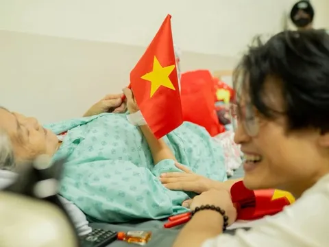 Lãnh đạo TP.HCM và Hà Anh Tuấn thăm Bệnh viện Ung bướu nhân Ngày Quốc khánh 2-9