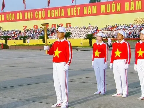 Võ sĩ quân hàm Đại úy thực hiện nghi thức mở màn diễu binh A80 là ai?