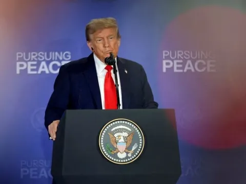 Thái độ "lạ" của ông Trump về việc Nga không kích lớn vào Kiev: Thất vọng, sẽ rút khỏi đàm phán?