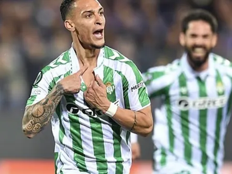 Antony bật khóc ngày trở lại Real Betis, xóa đi ác mộng tại Man United