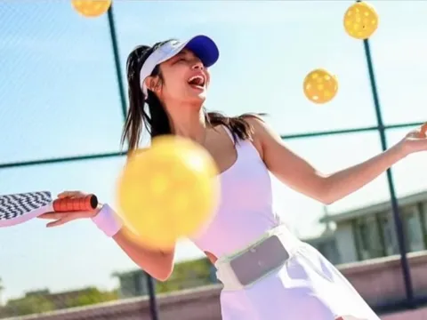 Pickleball bùng nổ ở Trung Quốc, tham vọng 10.000 sân và 100 triệu người chơi, doanh số bán phụ kiện tăng 6 lần