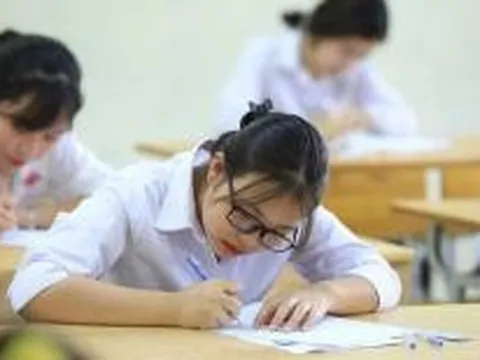 Thí sinh vừa đỗ đại học đã muốn bỏ, thi lại ngành... y chang, thầy giáo Hà Nội than: 'Nghĩ gì khi đặt nguyện vọng?'