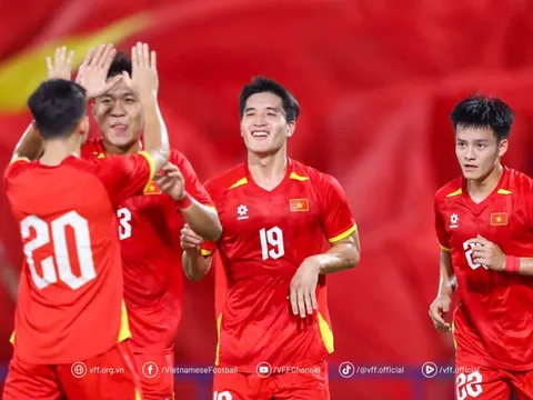 Bỏ lỡ nhiều cơ hội, U23 Việt Nam vẫn thắng dễ trận ra quân