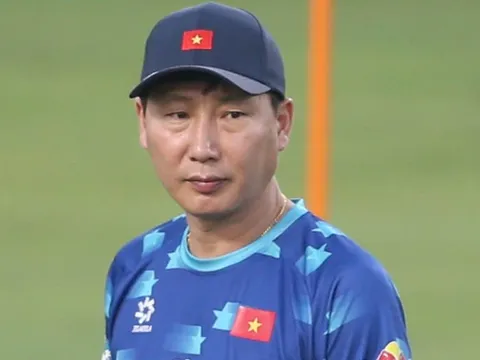 HLV Kim Sang-sik ngợi khen ngôi sao Việt kiều, chỉ ra "đối thủ tàng hình" gây khó cho U23 Việt Nam