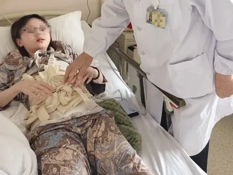 Cô gái 20 tuổi phát hiện "bệnh ma cà rồng" sau 2 năm bụng đau như dao cứa nhưng khám không ra