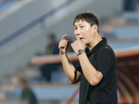Buổi tối bận rộn của HLV Kim Sang-sik đã giúp U23 Việt Nam giành chiến thắng như thế nào?