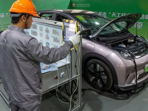 Trung Quốc thiếu hơn 1 triệu thợ sửa xe điện, 75% thợ không đủ tiêu chuẩn: Cuộc khủng hoảng thầm lặng cho nỗ lực xanh hóa ngành ô tô