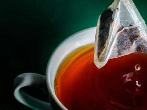 Nghiên cứu xác nhận vi nhựa gây tổn thương gan: Cuộc khủng hoảng vi nhựa đang xâm nhập vào đồ ăn và thức uống hàng ngày của chúng ta