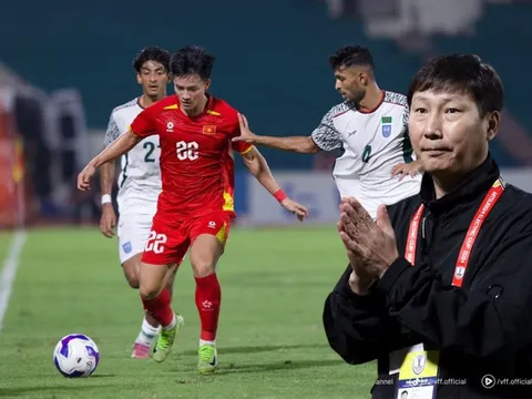 Nhiệm vụ tối quan trọng cho HLV Kim Sang-sik & điểm tựa của tuyển Việt Nam