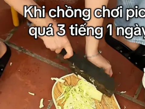 Chồng mải mê pickleball, vợ bực tức mang vợt ra làm thớt, nói một câu khiến chồng lặng người