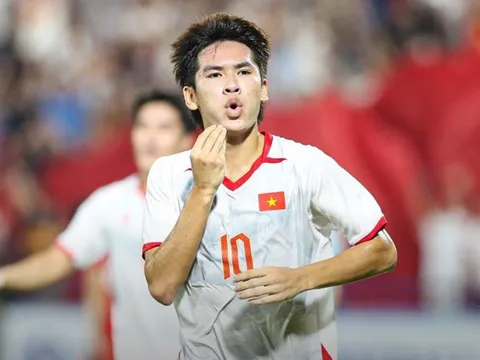 Thắng nhọc Singapore, U23 Việt Nam vững ngôi đầu bảng