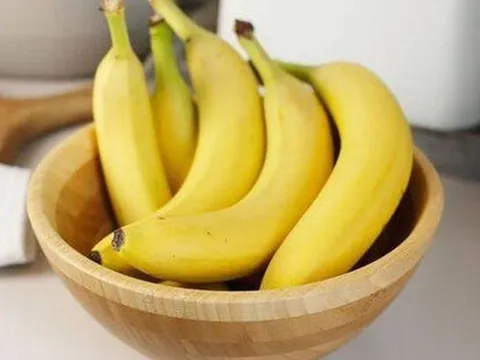Chuối sẽ tươi lâu bất ngờ nếu được bảo quản cùng với thứ này