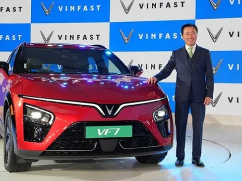 VinFast tung hàng "khủng" tại nước đông dân nhất thế giới: 2 mẫu xe 10 phiên bản và "mưa" công nghệ