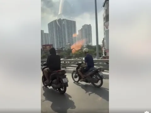 Từ clip Cục trưởng Cục CSGT trực tiếp quay, xử phạt thanh niên vừa đi xe vừa nghe điện thoại