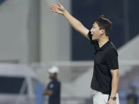 Những lời phàn nàn làm nổi bật cái tài của HLV Kim Sang-sik