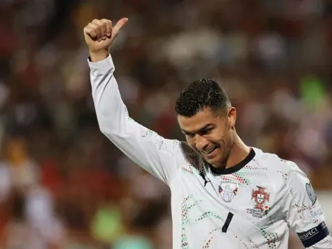 Ronaldo vẫn 'đáng sợ' ở tuổi 40