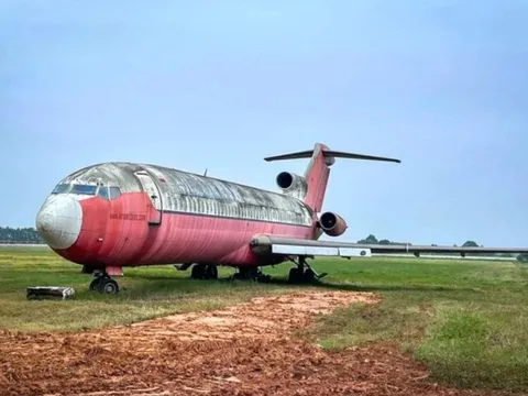 Định đoạt số phận chiếc Boeing bị 'bỏ rơi' 18 năm ở sân bay Nội Bài
