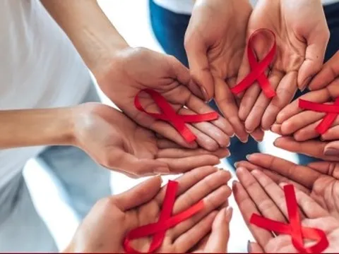 Hơn 13.000 ca nhiễm HIV mỗi năm