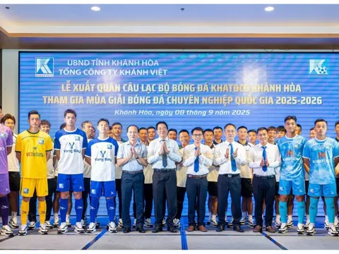 Bóng đá Khatoco Khánh Hòa xuất quân dự Giải Hạng nhất 2025-2026
