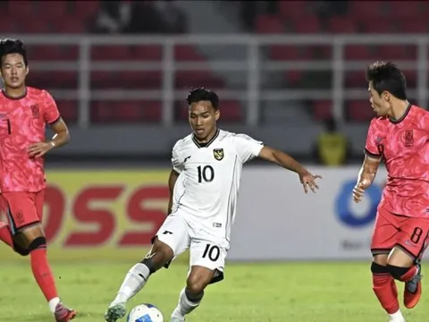 HLV U23 Indonesia đáp trả khi bị so sánh với Shin Tae-yong