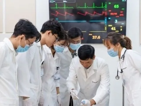 Phân biệt bác sĩ nội trú và bác sĩ chuyên khoa