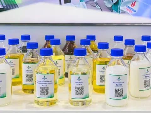 Doanh nghiệp 1 triệu tỷ duy nhất của Việt Nam lần đầu hé lộ về nhiên liệu cho tàu ngầm Kilo và máy bay quân sự