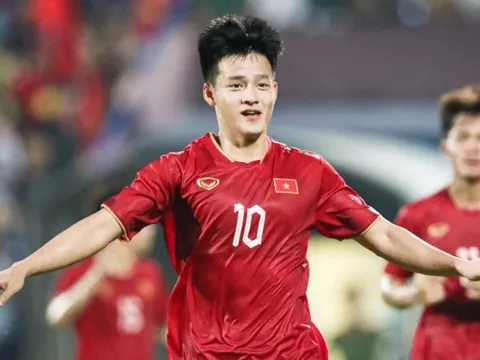 Hotboy làng bóng: Điển trai, là người hùng ghi bàn của U23 Việt Nam và giờ là ông bố trẻ hạnh phúc