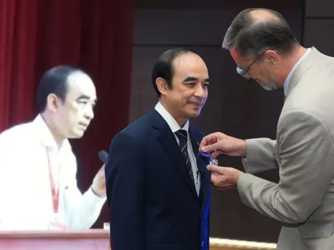 Đây chính là người có profile "KHỦNG" nhất buổi đăng ký Bác sĩ nội trú: Nghe lời phát biểu mà ngưỡng mộ, đúng là top đầu tri thức!