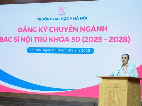 Trước khi học trò bước vào 30 giây ‘cân não’ chọn chuyên ngành, thầy Hiệu trưởng ĐH Y Hà Nội dặn: Không có nội trú nào nhàn, bác sĩ nội trú nhàn không thành chuyên gia giỏi