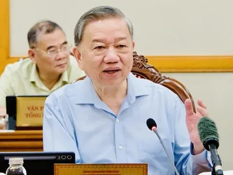 Bộ Chính trị: Từ 2026, người dân được khám sức khỏe định kỳ miễn phí, tiến tới miễn viện phí cơ bản
