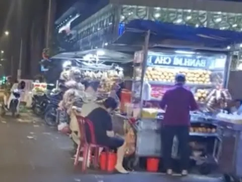 Hàng rong bát nháo trước bệnh viện, UBND phường trả lời chưa thuyết phục
