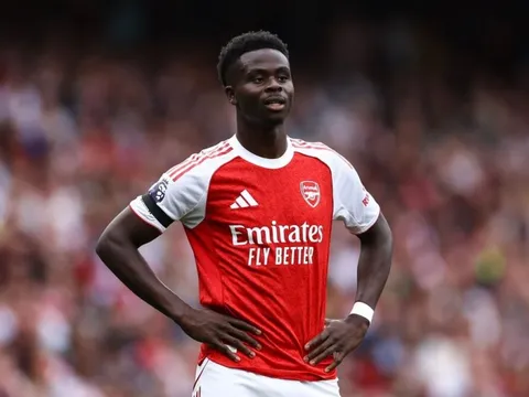 Arsenal trở lại Ngoại hạng Anh mà không có Saka