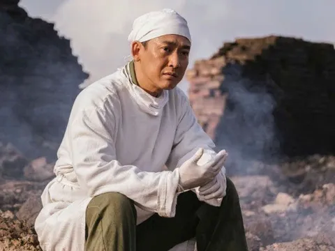 Hứa Vĩ Văn và câu chuyện chưa kể trước khi vào phim "Mưa đỏ": Nén tâm nhang gửi người cậu ruột liệt sĩ