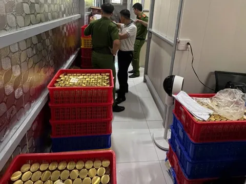 Triệt phá đường dây sản xuất yến chưng giả quy mô lớn: Thu giữ 38.000 lọ, kiểm tra không thấy có yến bên trong
